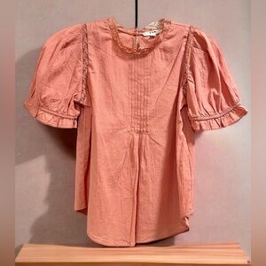 🆕NWT women’s peasant blouse